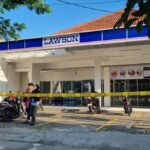 46 Parkiran Minimarket Surabaya Disegel: Jukir Ilegal Ditertibkan!