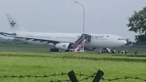Drama Darurat! Pesawat Saudia Airlines Tujuan Surabaya Mendarat Kualanamu