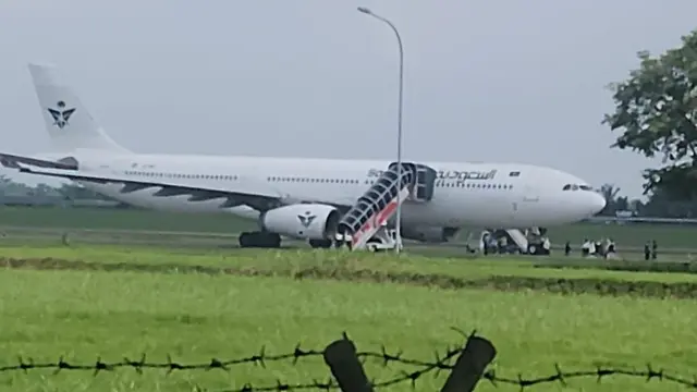 Drama Darurat! Pesawat Saudia Airlines Tujuan Surabaya Mendarat Kualanamu
