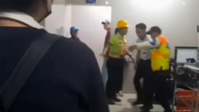 Dramatis! Ibu Melahirkan di Toilet KRL Stasiun Bogor, Selamat!