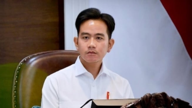 Gibran Rakabuming, Instagram, Judi Online: Kontroversi Follow Akun Pancing Reaksi Publik
