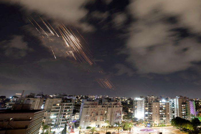 Iran Luncurkan Rudal, Iron Dome Gagal? Pakar Ungkap Fakta
