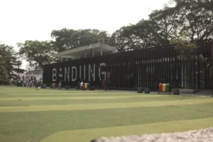 Jelajah 6 Wisata Bandung Keren, Dekat Alun-Alun! Jalan Kaki Aja