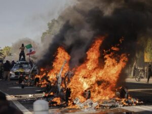 Los Angeles Darurat! Jam Malam Usai Kerusuhan & Penjarahan