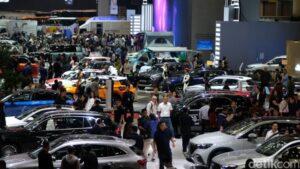 Penjualan Mobil Anjlok: Penyebab & Solusi Terbaru 2024