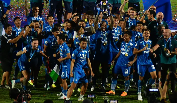 Persib Juara Liga 1: Rp27 Miliar Hadiah & Dana Klub