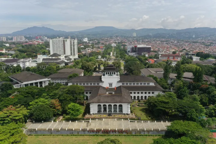 Rekomendasi 10 Kota Termaju Jawa Barat: Bandung, Bogor, atau...?