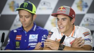 Rossi vs Marquez: 3 Legenda MotoGP Pilih Siapa?
