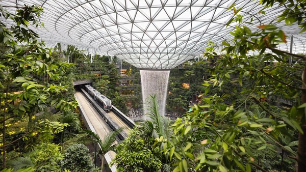 Turun Tangan! 2 Turis India Ditangkap Curi di Changi