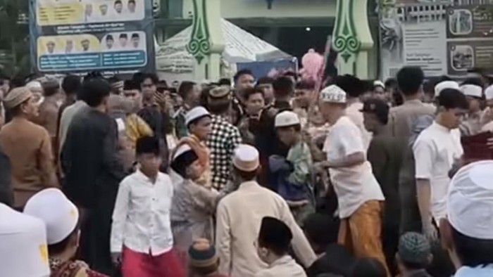 viral jemaah surabaya